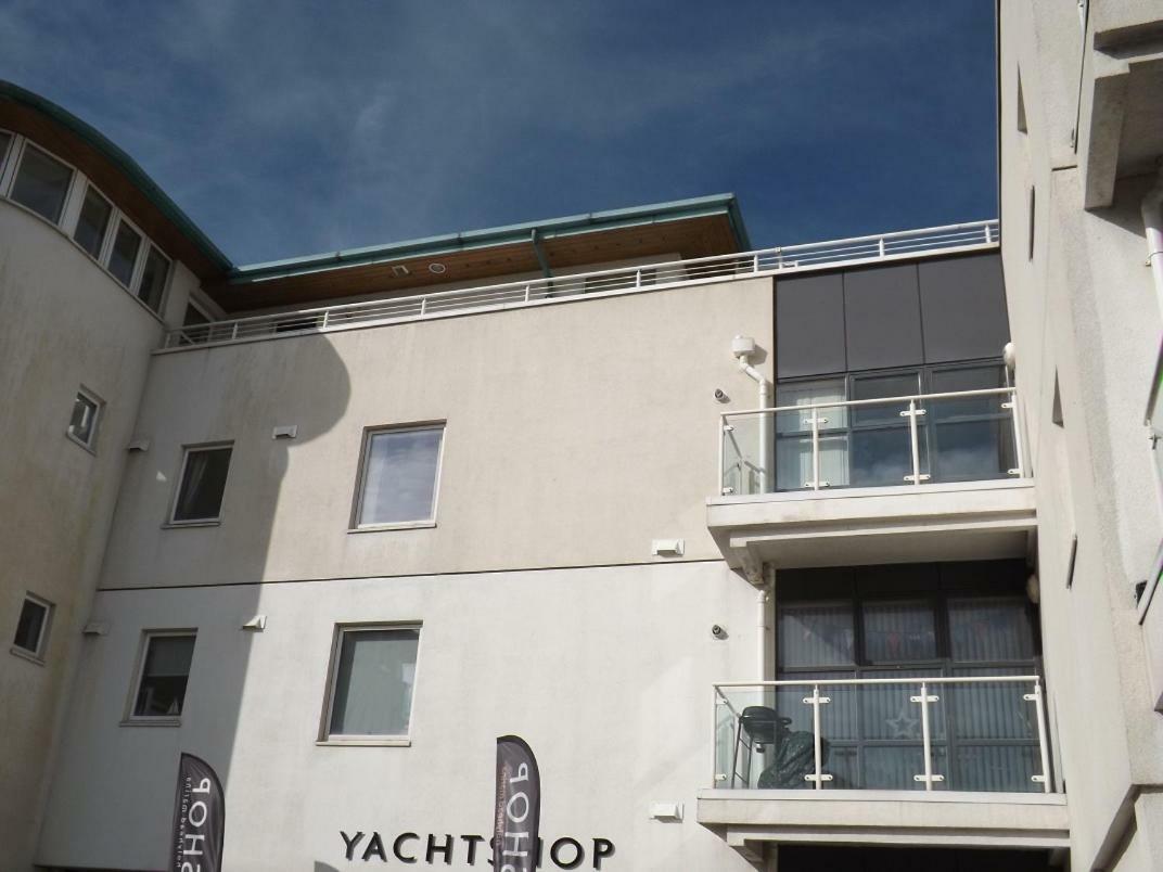 Ynys Lawd, Holyhead Marina Apartment Exterior photo